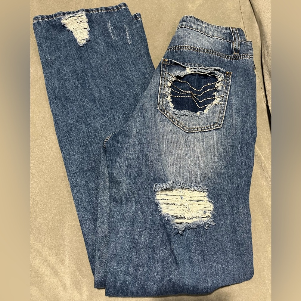 Rue 21 women  Distressed jeans size 4